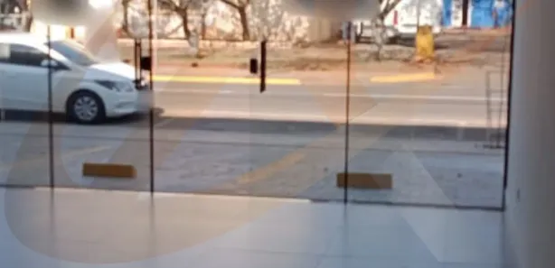 Loja / Salão / Ponto Comercial para alugar, 105m² no Centro, Arapongas