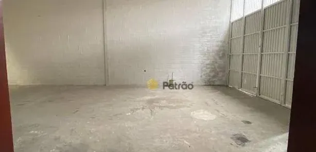 Galpão / Depósito / Armazém para venda ou aluguel, 599m² no Vila Palmares, Santo André