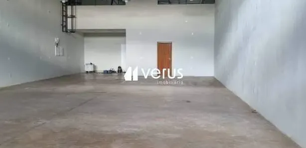 Galpão / Depósito / Armazém à venda, 330m² no Grand Ville, Uberlândia