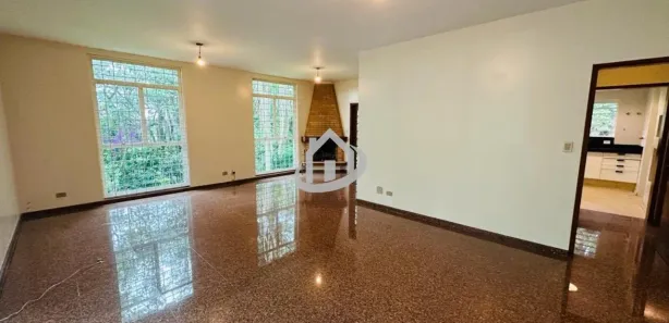 Fazenda / Sítio / Chácara com 3 Quartos para venda ou aluguel, 273m² no Chácaras Bartira, Embu das Artes
