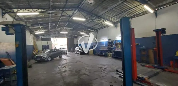 Galpão / Depósito / Armazém à venda, 250m² no Loteamento Alfredo Abilio Flores, Pindamonhangaba