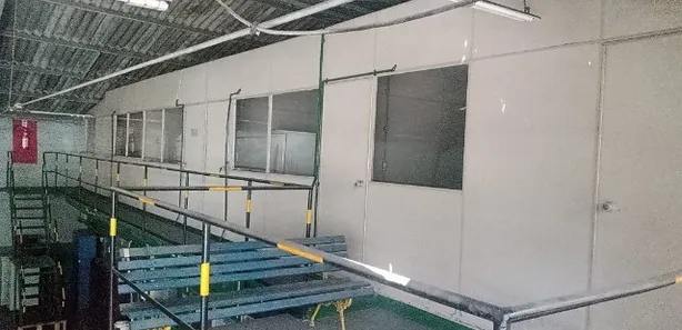 Galpão / Depósito / Armazém à venda, 720m² no Jardim Vinte e Cinco de Agosto, Duque de Caxias