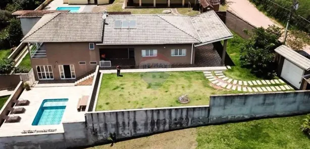 Fazenda / Sítio / Chácara com 4 Quartos à venda, 315m² no Centro, Jarinu