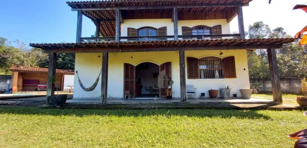 Fazenda / Sítio / Chácara com 10 Quartos à venda, 463m² no Centro, Piraí