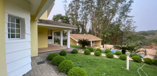 Casa de Condomínio com 3 Quartos para alugar, 420m² no Loteamento Chacaras Embu-Guacu, Embu-Guaçu
