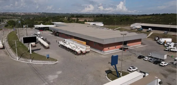 Galpão / Depósito / Armazém com 1 Quarto para venda ou aluguel, 1000m² no Centro, Camaçari