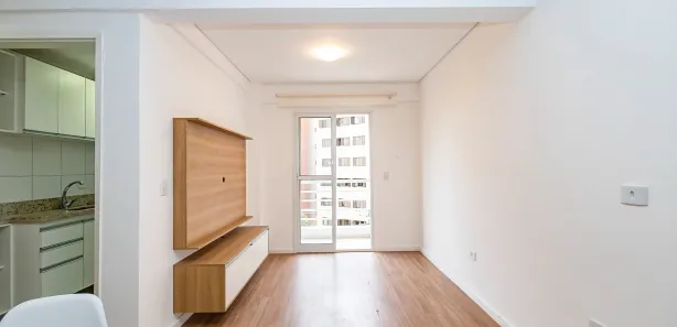 Apartamento com 2 Quartos para alugar, 45m² no Centro, Curitiba