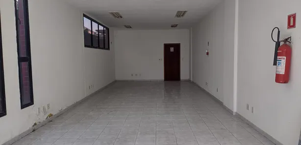 Conjunto Comercial / Sala para alugar, 32m² no Parque São Vicente, São Vicente