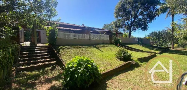 Fazenda / Sítio / Chácara com 3 Quartos à venda, 300m² no Chácaras Itaúna, Ibiporã