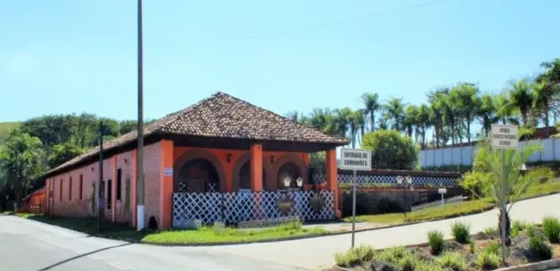 Loja / Salão / Ponto Comercial à venda, 885m² no Santa Cândida, Vinhedo