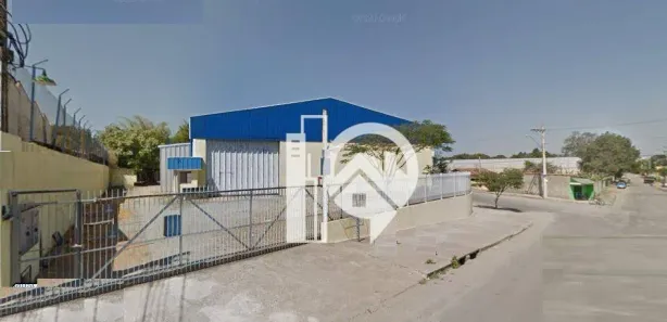 Galpão / Depósito / Armazém à venda, 2100m² no Jardim Eloyna, Pindamonhangaba
