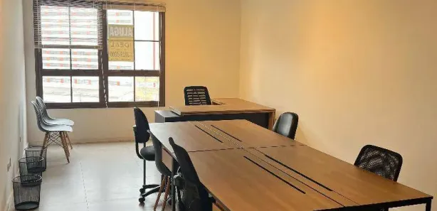 Conjunto Comercial / Sala para alugar, 31m² no Cristo Rei, Curitiba