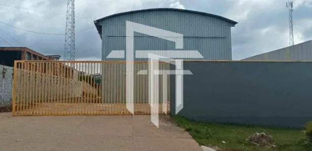 Galpão / Depósito / Armazém para venda ou aluguel, 320m² no Distrito Industrial, Poços de Caldas