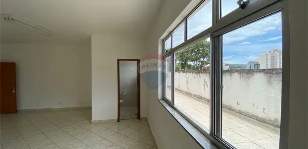 Loja / Salão / Ponto Comercial à venda, 45m² no Centro, Juiz de Fora