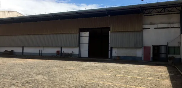 Galpão / Depósito / Armazém para alugar, 2060m² no Granja dos Cavaleiros, Macaé