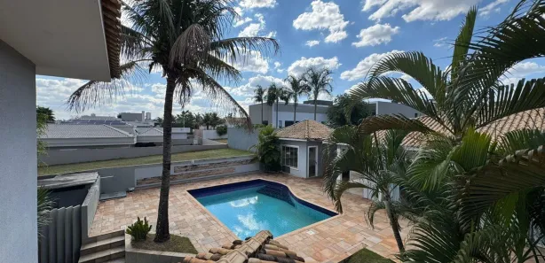 Sobrado com 4 Quartos para alugar, 450m² no Jardim União, Cambé