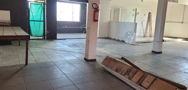 Galpão / Depósito / Armazém para alugar, 180m² no Jardim Sandra Maria, Taubaté