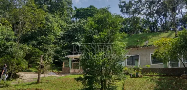 Fazenda / Sítio / Chácara com 2 Quartos à venda, 210m² no Centro, Juquitiba