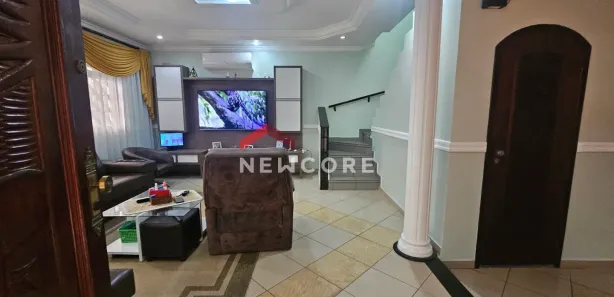 Sobrado com 4 Quartos à venda, 271m² no Jardim Casqueiro, Cubatão
