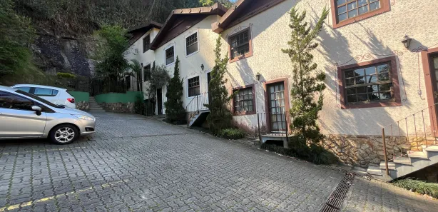 Casa de Condomínio com 1 Quarto para alugar, 40m² no Castelanea, Petrópolis