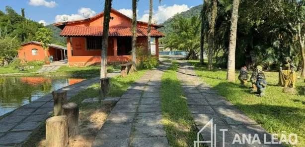 Fazenda / Sítio / Chácara com 3 Quartos à venda, 180m² no Parada Modelo, Guapimirim
