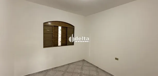 Loja / Salão / Ponto Comercial com 3 Quartos à venda, 166m² no Jardim Canaã, Uberlândia