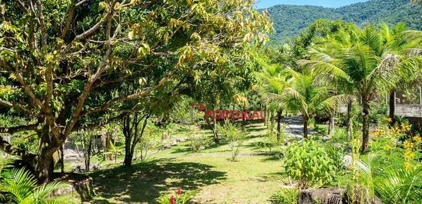 Fazenda / Sítio / Chácara com 4 Quartos à venda, 400m² no Cachoeiros, Macaé