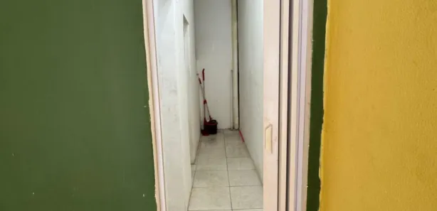 Loja / Salão / Ponto Comercial à venda, 19m² no Centro (Suruí), Magé