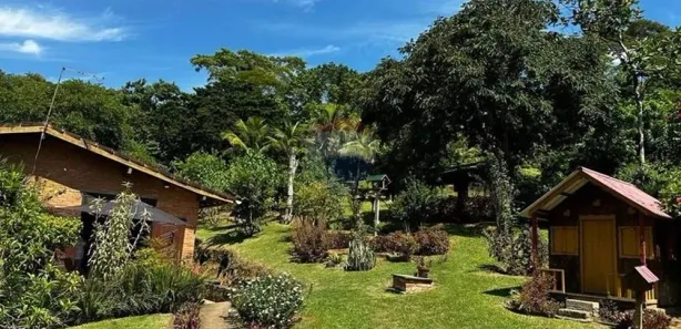 Fazenda / Sítio / Chácara com 3 Quartos à venda, 22000m² no Granja dos Cavaleiros, Macaé