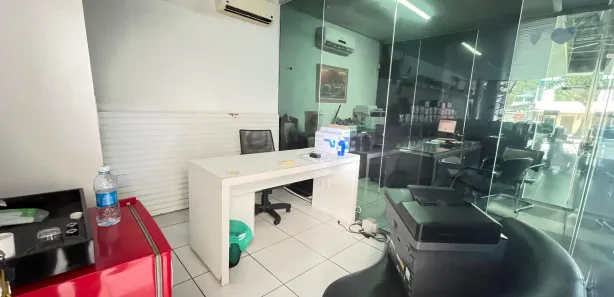 Loja / Salão / Ponto Comercial com 2 Quartos para venda ou aluguel, 600m² no Lagoa Nova, Natal