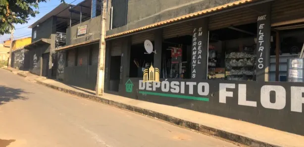 Loja / Salão / Ponto Comercial à venda, 1700m² no Floresta Encantada, Esmeraldas