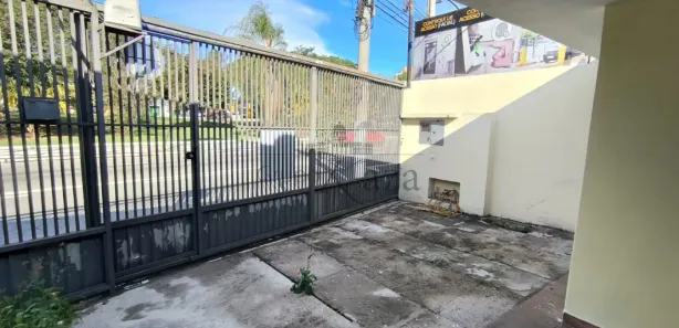 Casa Comercial com 3 Quartos para alugar, 171m² no Centro, Jacareí