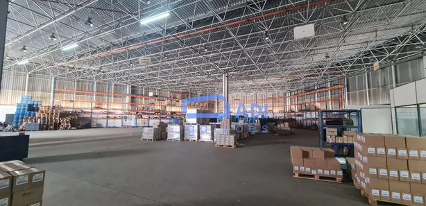 Galpão / Depósito / Armazém para alugar, 3000m² no Quitaúna, Osasco