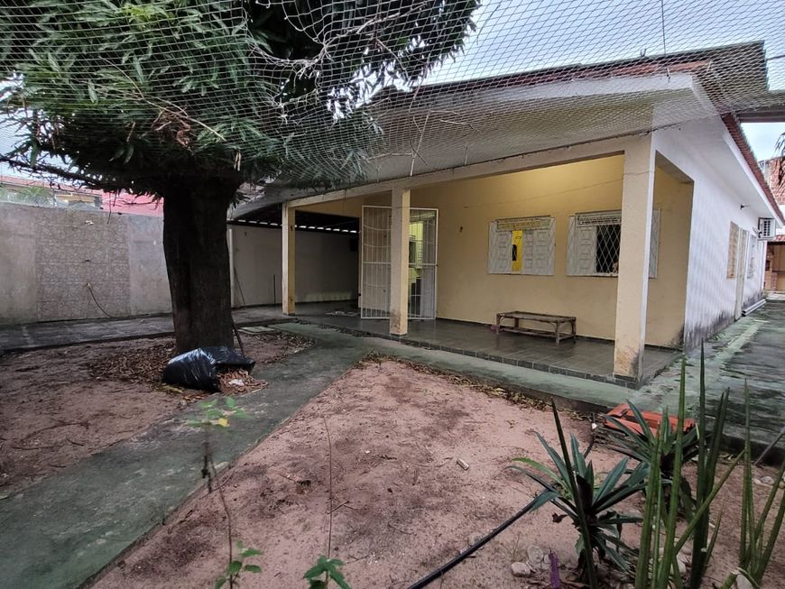 Casas à venda na Rua Afonso Magalhães em Natal, RN - ZAP Imóveis