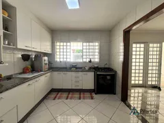 Casa com 4 Quartos à venda, 195m² no Aeroporto, Londrina - Foto 8