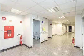 Prédio Inteiro para alugar, 1780m² no Centro Histórico, Porto Alegre - Foto 40