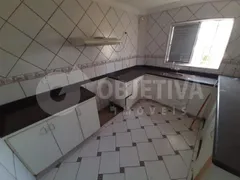 Casa com 3 Quartos para alugar, 200m² no Tibery, Uberlândia - Foto 3