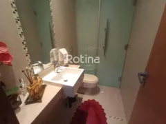 Casa de Condomínio com 4 Quartos para alugar, 315m² no Morada da Colina, Uberlândia - Foto 17