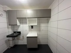 Apartamento com 2 Quartos para alugar, 40m² no Abrantes, Camaçari - Foto 11