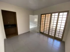 Casa com 2 Quartos para alugar, 308m² no Centro, Jaú - Foto 2