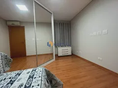 Apartamento com 4 Quartos para alugar, 236m² no Zona 01, Maringá - Foto 24