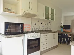 Apartamento com 2 Quartos para alugar, 60m² no Bombas, Bombinhas - Foto 4