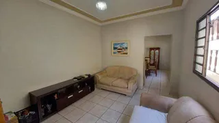 Casa com 3 Quartos à venda, 165m² no Santa Mônica, Uberlândia - Foto 1