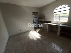 Casa de Condomínio com 2 Quartos à venda, 240m² no Santa Mônica, Uberlândia - Foto 6