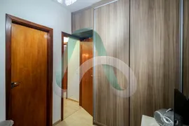 Casa com 3 Quartos à venda, 108m² no Chácaras Mussahiro, Londrina - Foto 17
