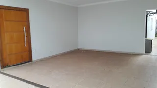 Casa com 4 Quartos à venda, 185m² no Cidade Jardim, Uberlândia - Foto 2