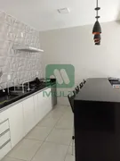 Casa com 3 Quartos para alugar, 220m² no Brasil, Uberlândia - Foto 22