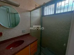 Casa com 4 Quartos para alugar, 220m² no Osvaldo Rezende, Uberlândia - Foto 10