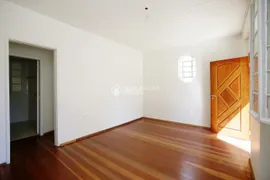 Casa com 2 Quartos para alugar, 213m² no Santa Cecília, Porto Alegre - Foto 7