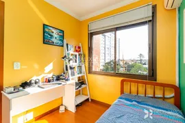 Apartamento com 2 Quartos à venda, 73m² no Passo da Areia, Porto Alegre - Foto 4
